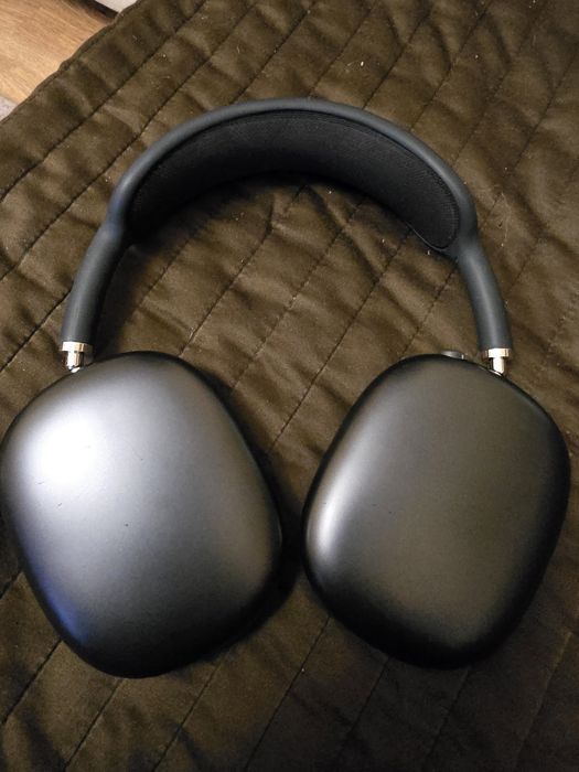 Продам Airpods Max