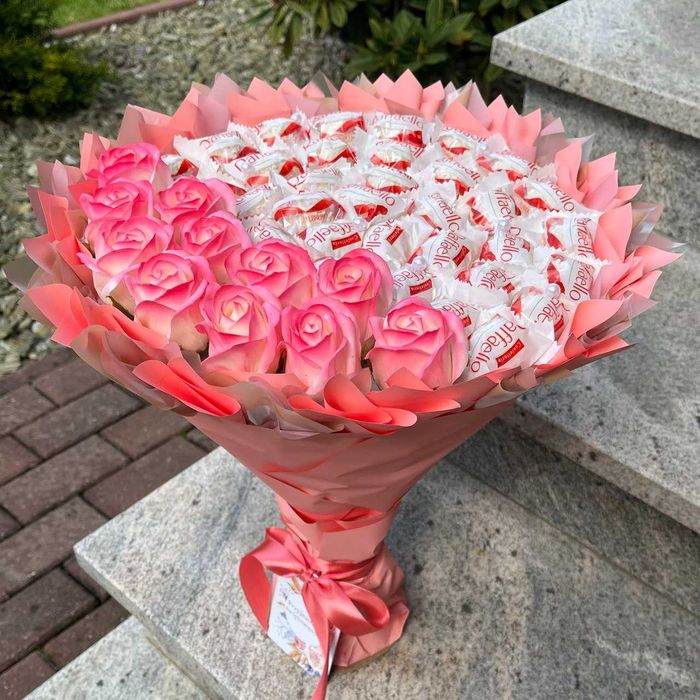 Słodki bukiet Raffaello i róże mydlane. Ślub. Prezent na Urodziny