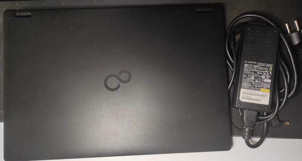 Ноутбук для работи Fujitsu E5510 i5-10210U 16GB SSD128Gb