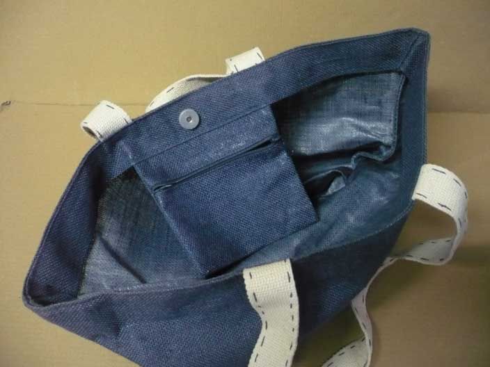 Bolsa de praia ornamentada com conchas