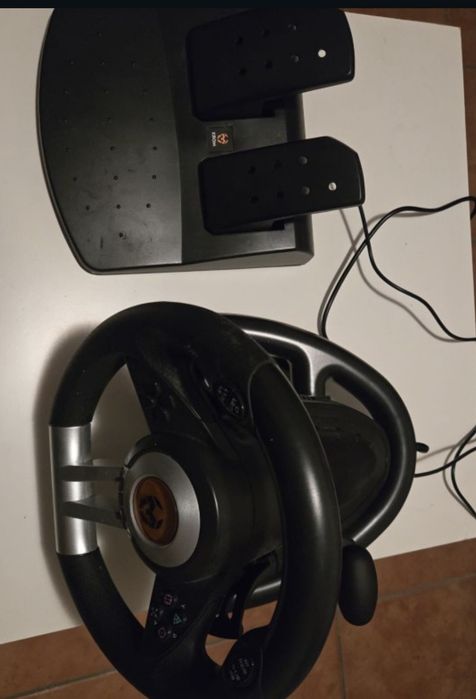 Volante Krom K-Wheel + Pedais – PS4 / PS3 / Xbox One