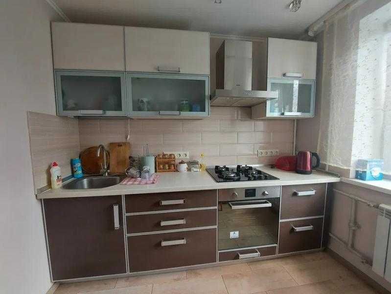Продам 1 кім. кв. Палац Спорту . Нові Будинки.