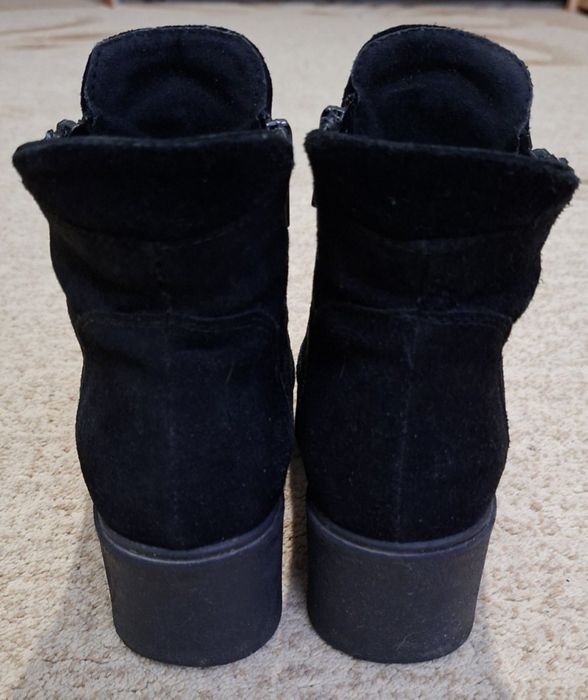 Ботінки замшеві.