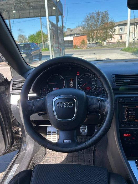 Продам Ауді А4В7 sline комплектація