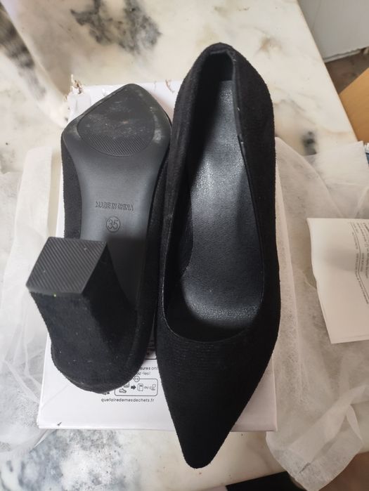 Sapatos pretos número 35