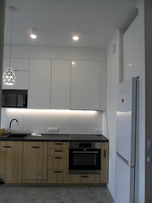 Dla Singla Rondo Daszyńskiego 2 pok. 38m 2900. Garaż. Komórka. Metro.