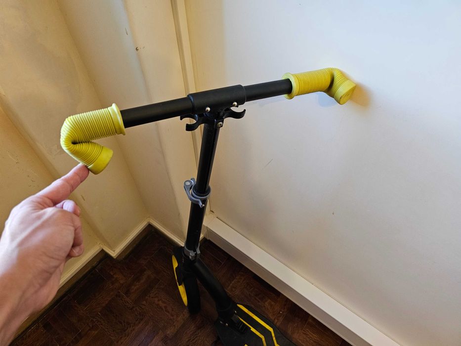 Trotinete Adulto - Roda 180mm de diâmetro