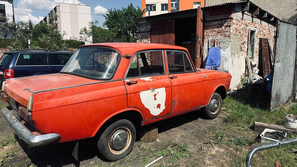Sedan Moskwicz 412 z 1976