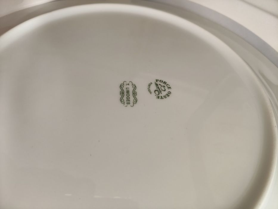 Prato bolo e talheres porcelana Limoges com estojo