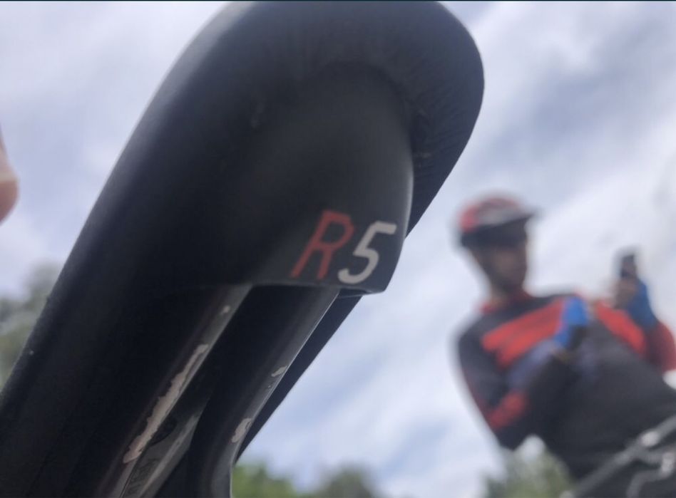 Selim assento FIZIK R5