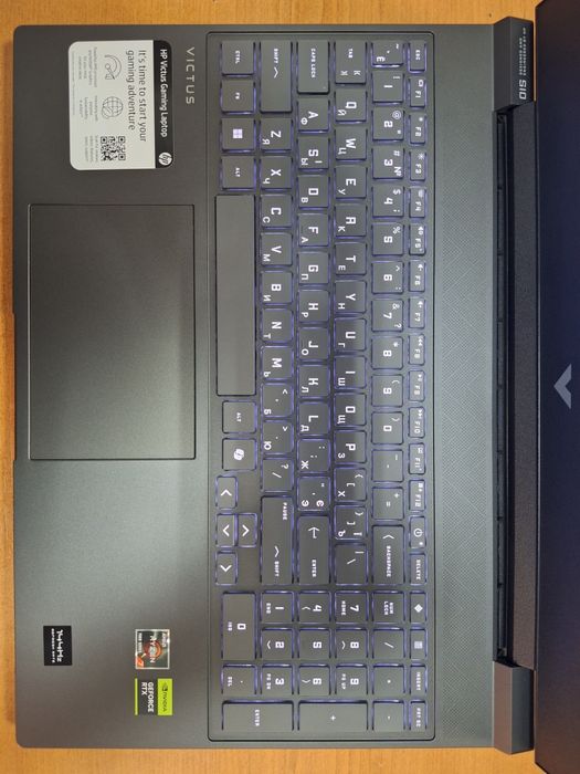 HP Victus 15-fb3093dx Ryzen 7 7445HS RTX 4050 6Gb DDR5 16Gb  SSD 512Gb