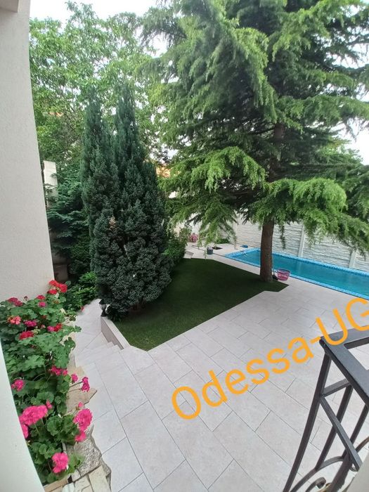 Сдам 4-ком Дом с Бассейном в Одессе , 9 ст.Б.Фонтана.