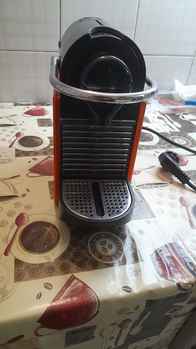 Máquina da nespresso pixie impecável