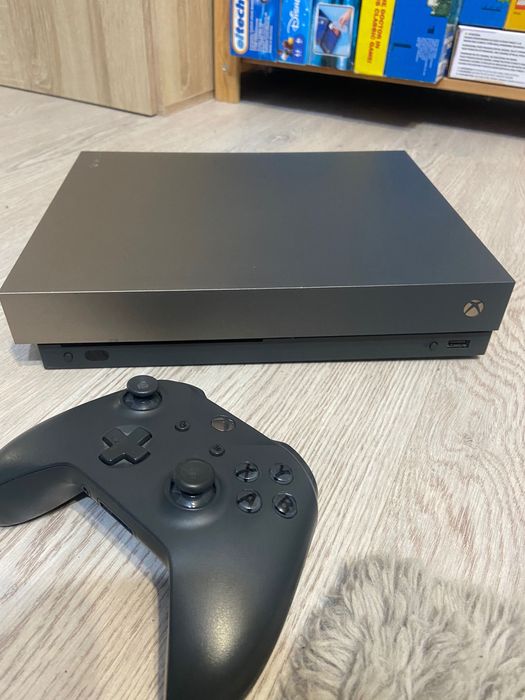 Konsola Xbox one x gold