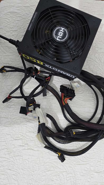 Fonte de alimentação URANO TX 850W para torre de computador