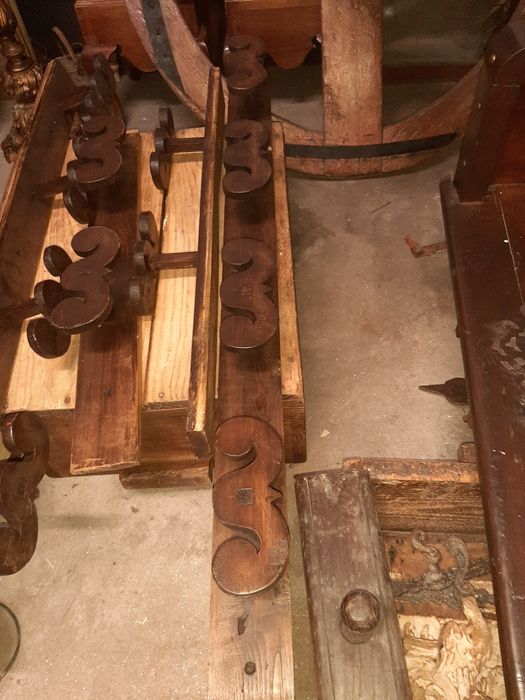 Bengaleiros Em Madeira de Carvalho Século  XlX