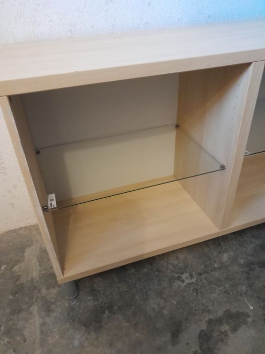 Estante ikea com prateleiras