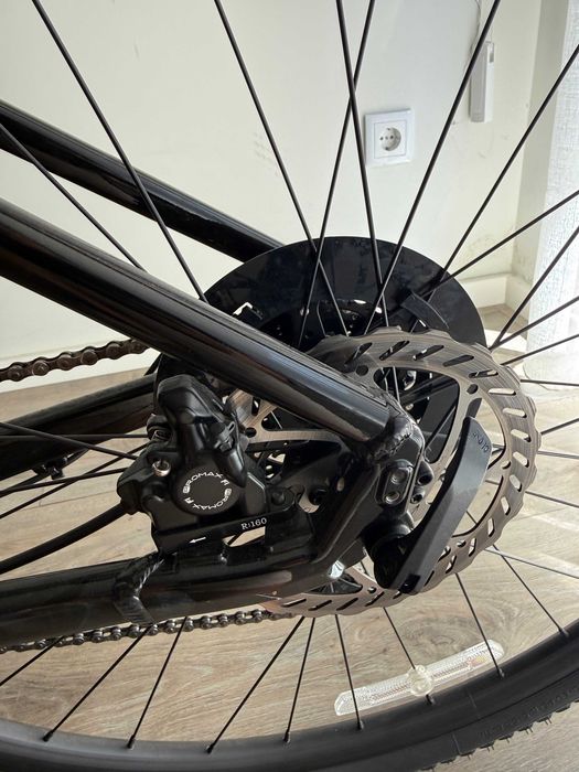 Specialized Sirrus X 2.0 – Tamanho M | Preto | Excelente Estado