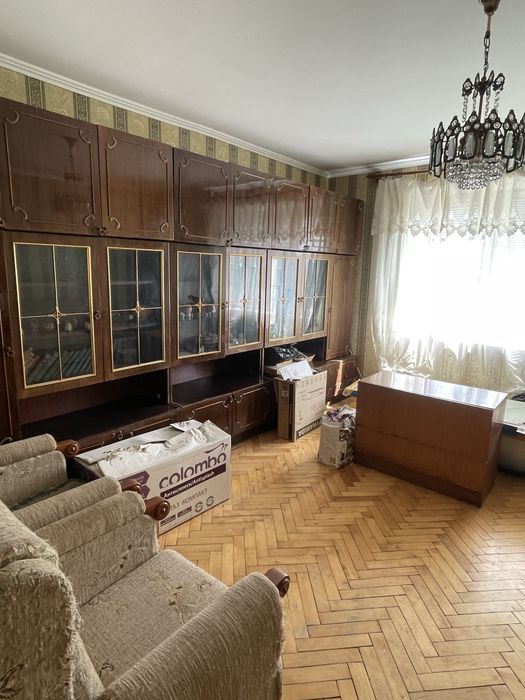 Продаж 2 кім проспект Степана Бандери