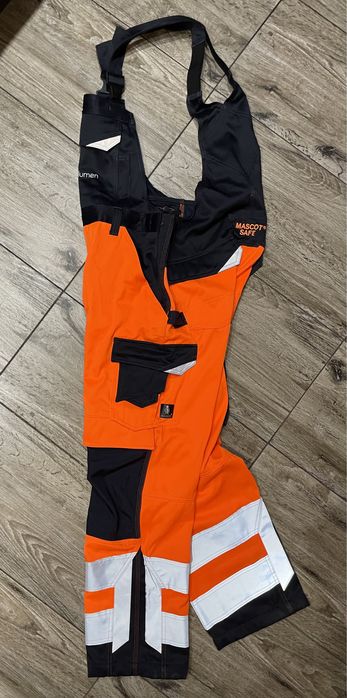 Meskie spodnie robocze ogrodniczki MASCOT z kieszeniami na kolanach 52