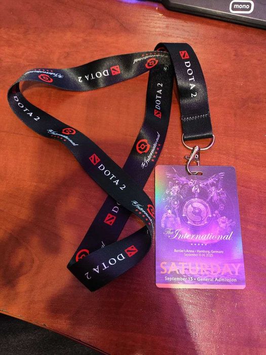 Продам коллекційний Бейдж пропуск на Фінал ДОТА 2 2025