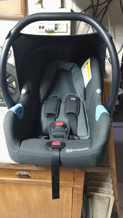 Carrinho de bebé Kinderkraft  Moov  3 em  1 com cadeira Auto ( Ovo )