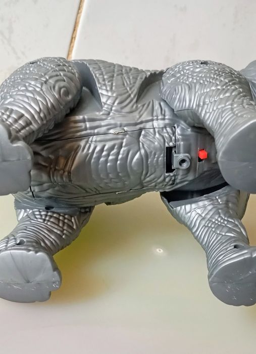 Animais com som e movimento. 7,50€ os dois.