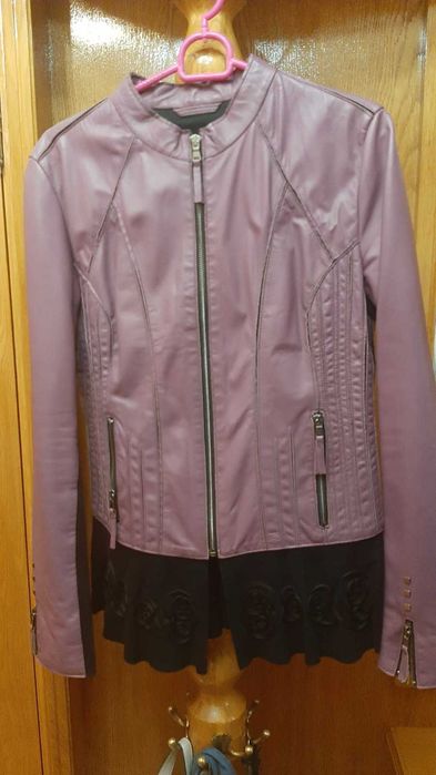 Шкіряний піджак фіолетово- бузкового кольору