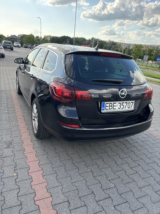 Opel Astra J 2011r