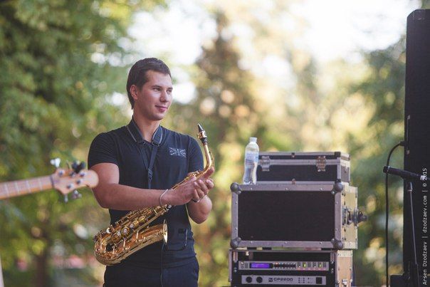 Саксофоніст на Ваше свято!Уроки гри на саксофоні