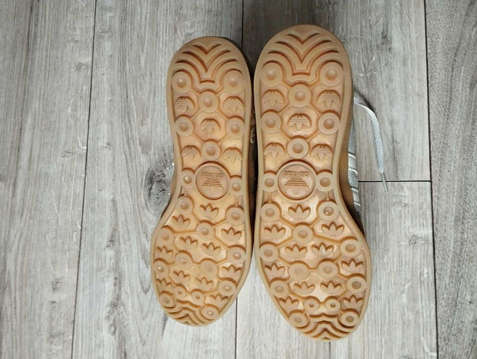 Adidas Broomfield size 42