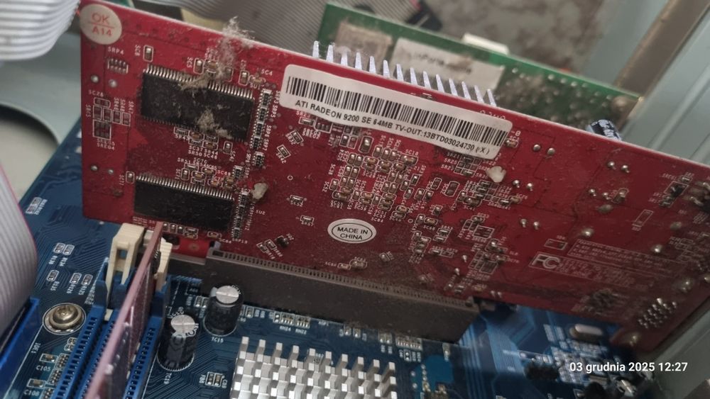 Komputer stacjonarny ak32v 3.1 radeon 9200se