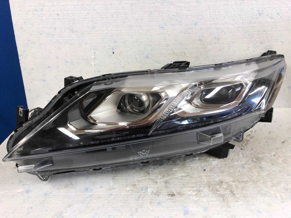 Lampa przednia lewa Mitsubishi Eclipse Cross