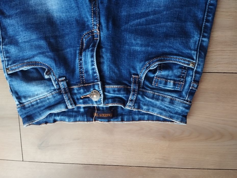 Spodnie z kieszeniami