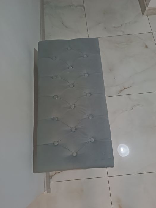 Ławka popielata,pikowana