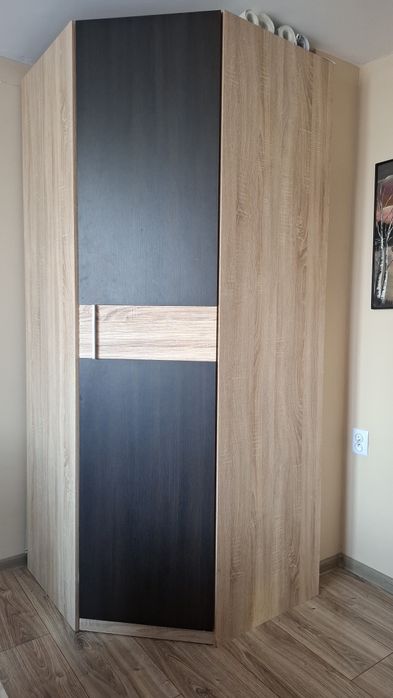 Szafa narożna pojemna