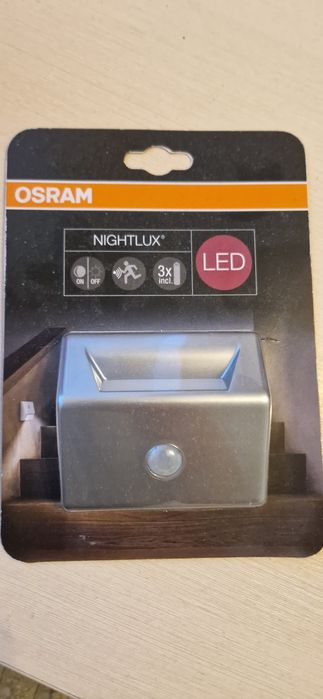 Світильник LED, з датчиком руху на батарейки