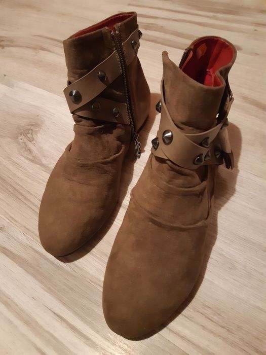Zamszowe brązowe botki
