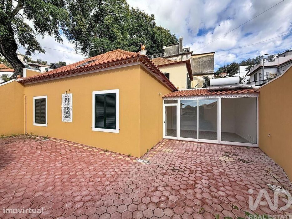 Casa / Villa T3 em Funchal (Santa Luzia) de 95 m2