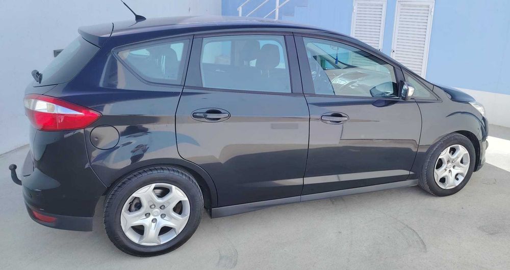 Ford C-Max muito bom estado