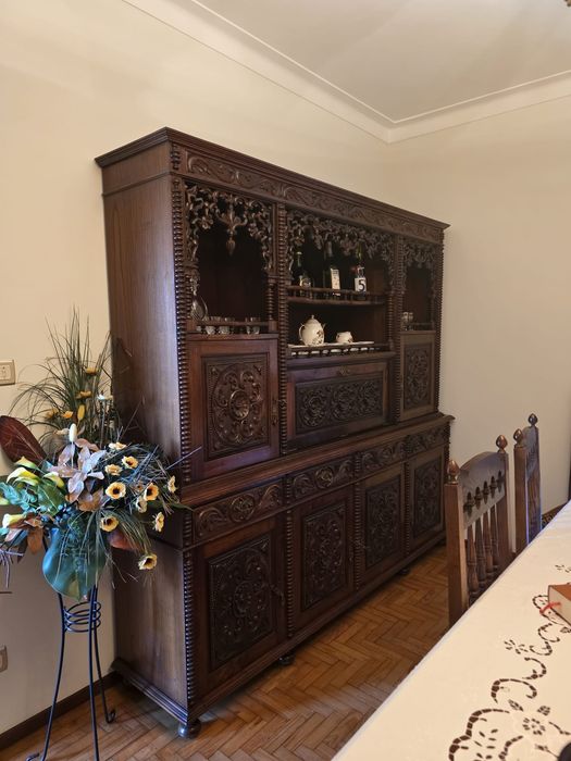 Sala de jantar em Carvalho