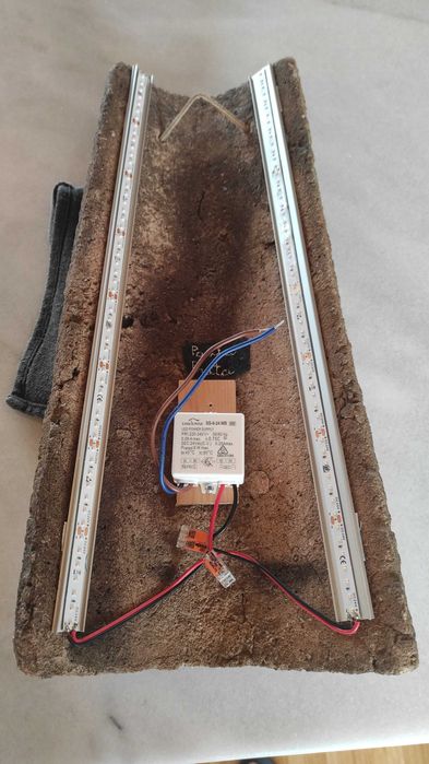 Telha decorativa retro iluminada Paula Prata