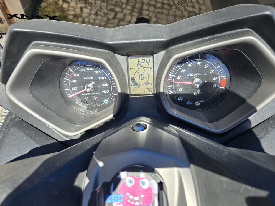 YAMAHA X-MAX 400