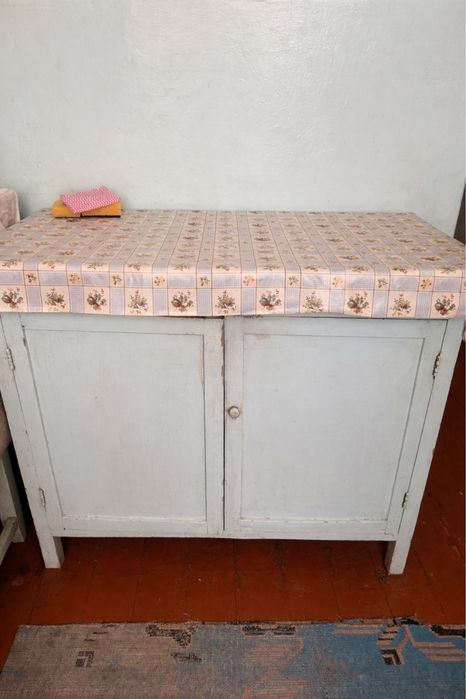 Старі різні меблі, безкоштовно