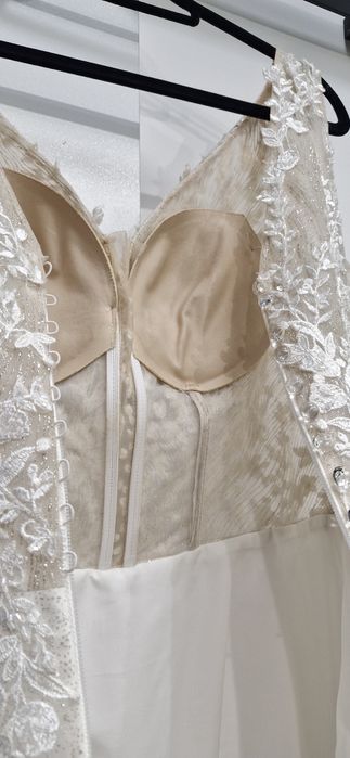 Suknia ślubna z brokatem