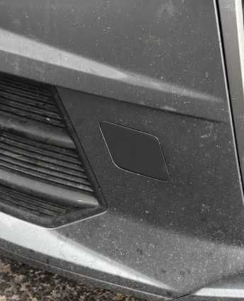 Audi Q3 заглушка переднього бампера