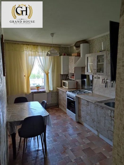 Продам чудову трикімнатну квартиру, район Попова (Героїв України).