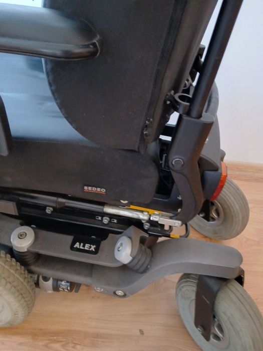 Wózek inwalidzki elektryczny