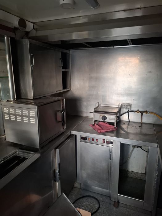 Mercedes MB100d Roulote Bar