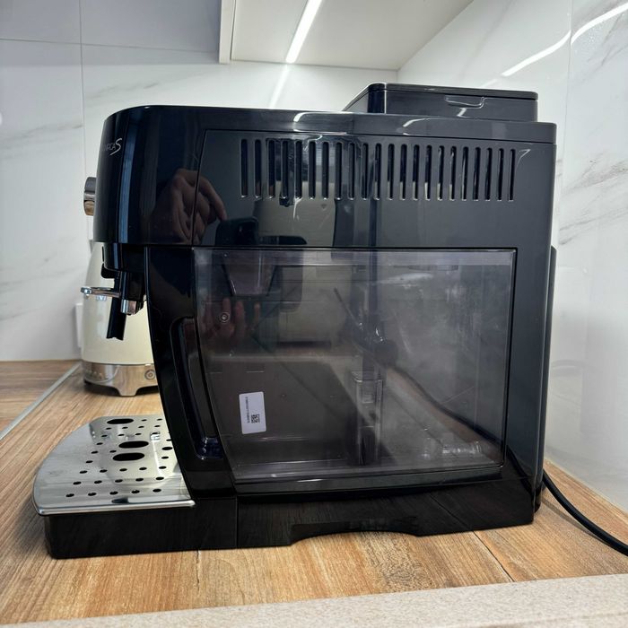 Кофемашина Delonghi ECAM 22.112
